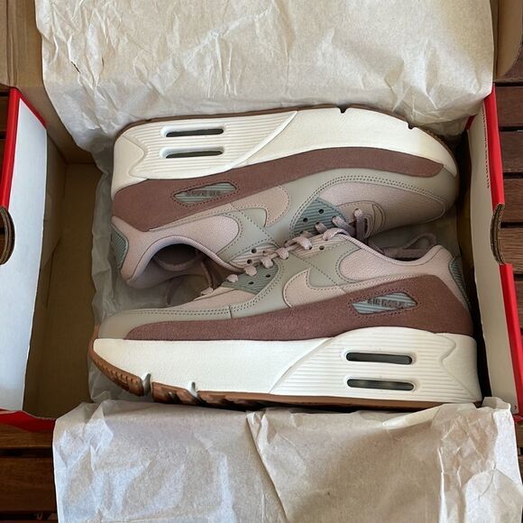 Nike Air Max 90 LV8 Light Iron Ore/Platinum Violet Women Size 8(FD4328-001) - Picture 12 of 13